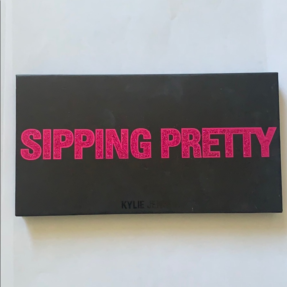 Kylie Cosmetics Sipping Pretty Palette
